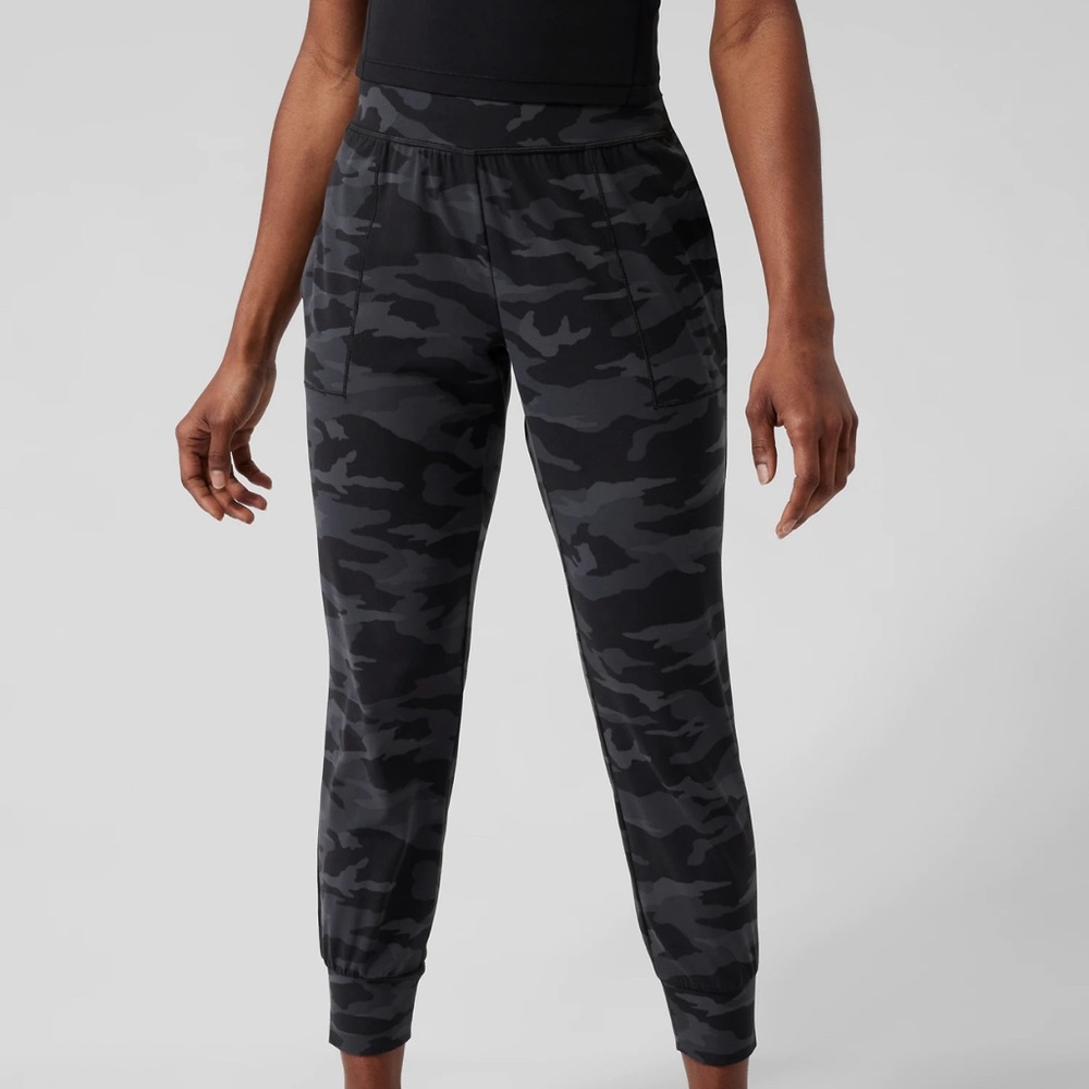 Athleta Salutation Camo Joggers